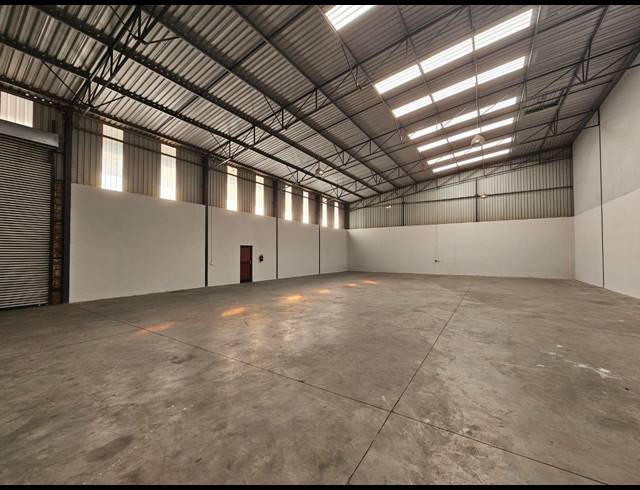 650M² WAREHOUSE TO LET IN WYCHWOOD